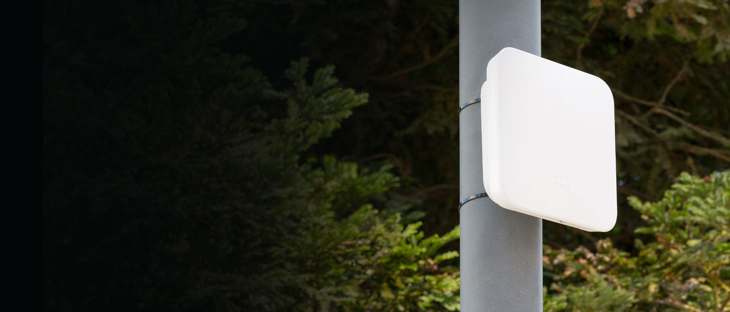 Meraki cellular gateway device afixed to pole