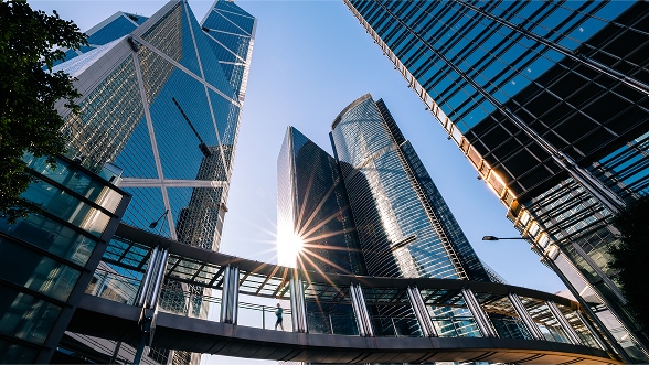 Skyscraper footbridge connecting modern office buildings
